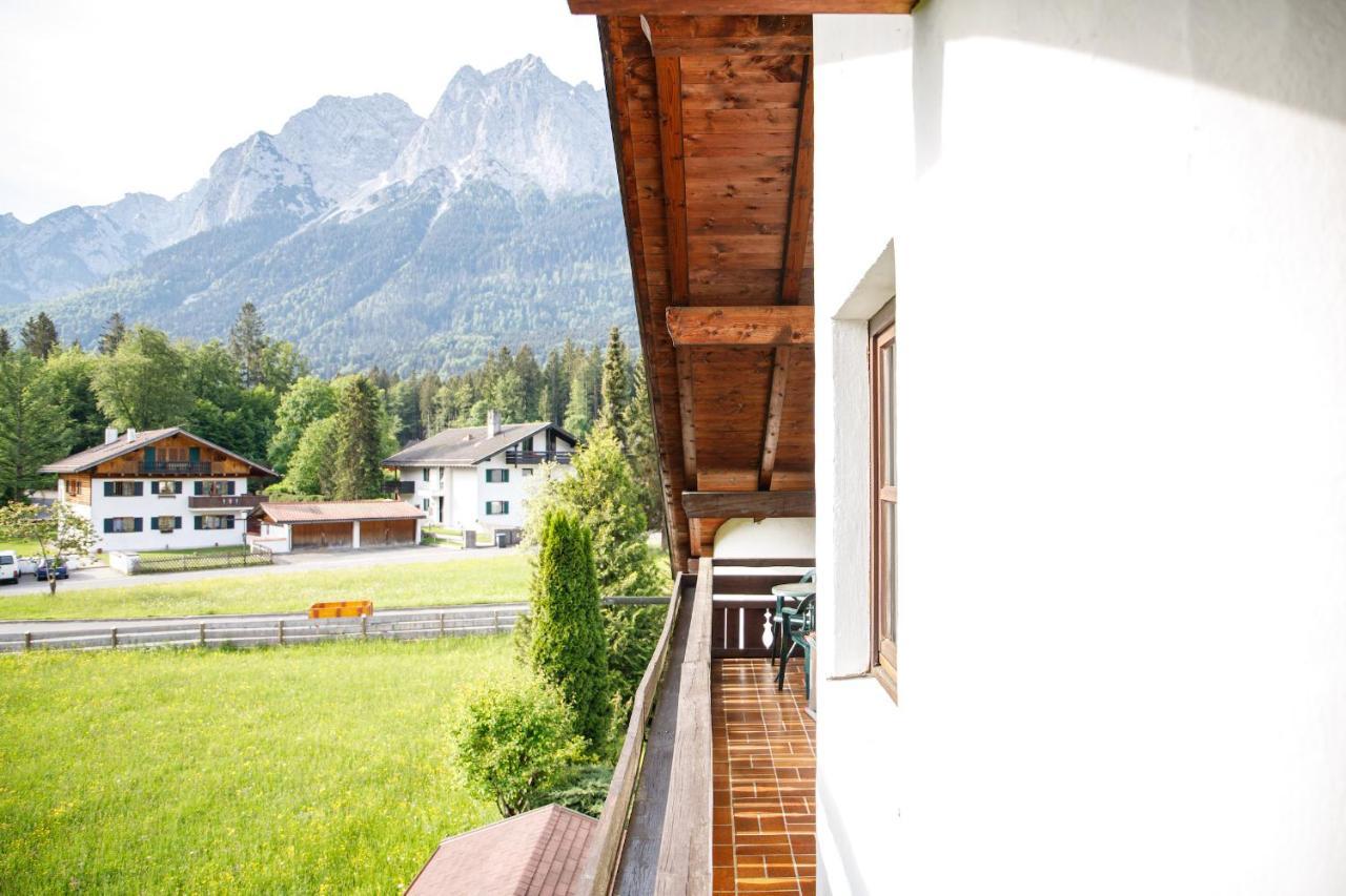 Dachgeschoss Wohnung Akelei Am Fusse Der Zugspitze Grainau Exteriör bild