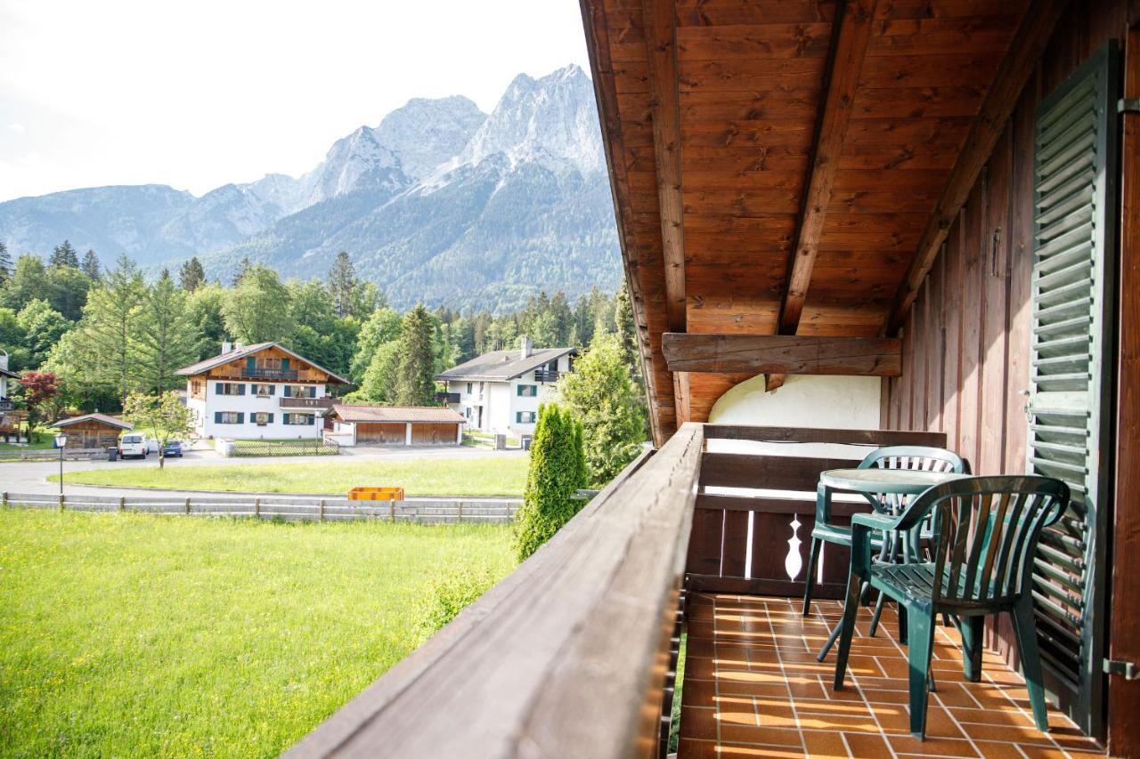 Dachgeschoss Wohnung Akelei Am Fusse Der Zugspitze Grainau Exteriör bild